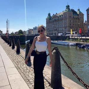 Meet your Posher, Valeria